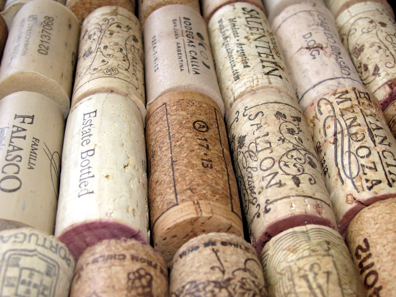 5 Creative DIY Wine Cork Projects for Your Home